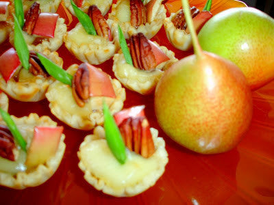 BAKED BRIE WITH FUJI APPLE, MANGO CHUTNEY & PECAN IN TINY PHYLLO CUP